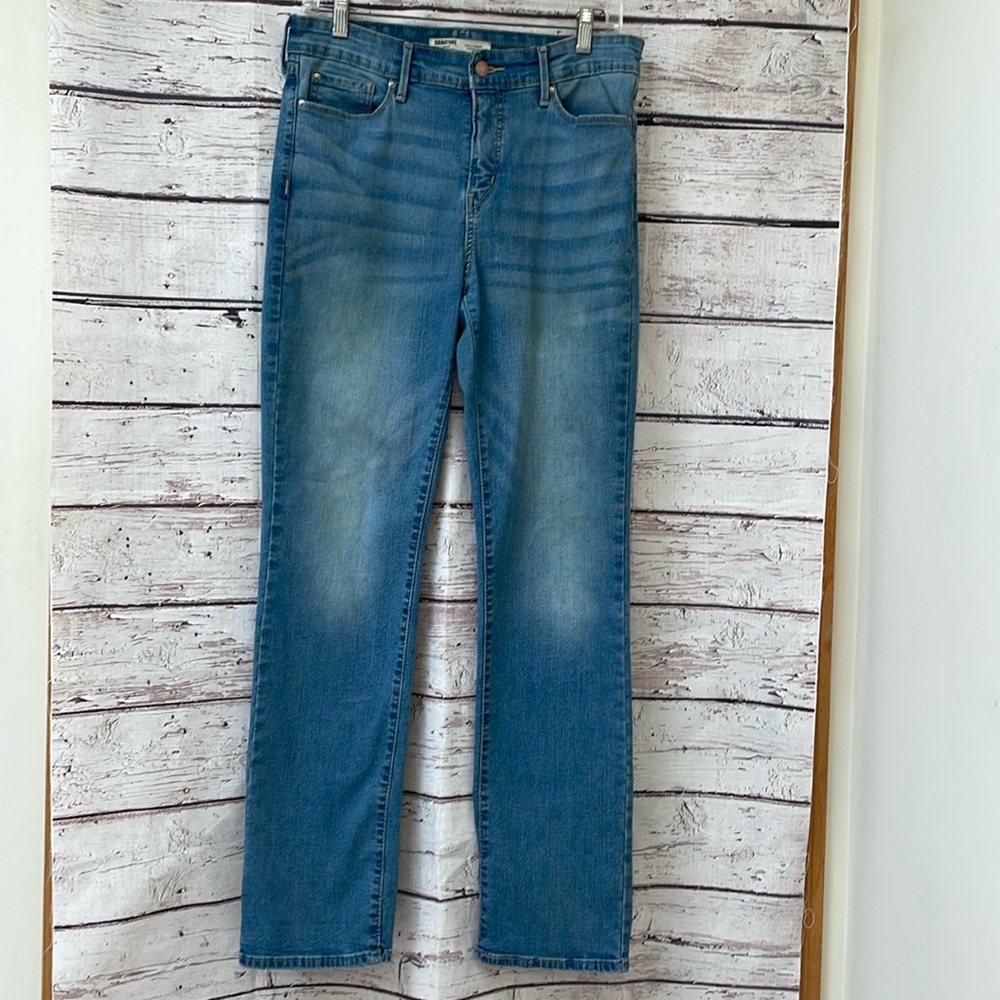 Women's Levi's Jeans